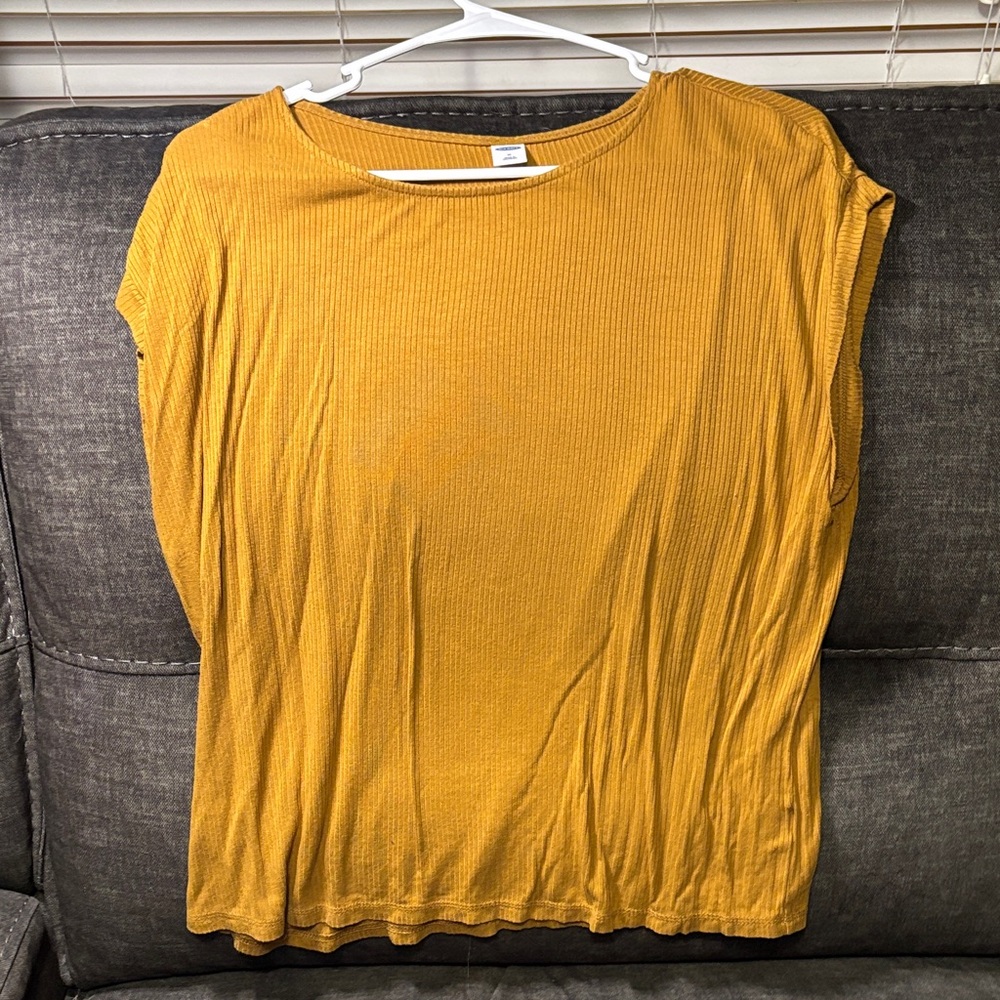 Old Navy Golden Short Sleeve Top
